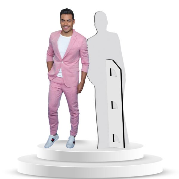 Figura De Coroplast De Carlos Rivera A Tamaño Real