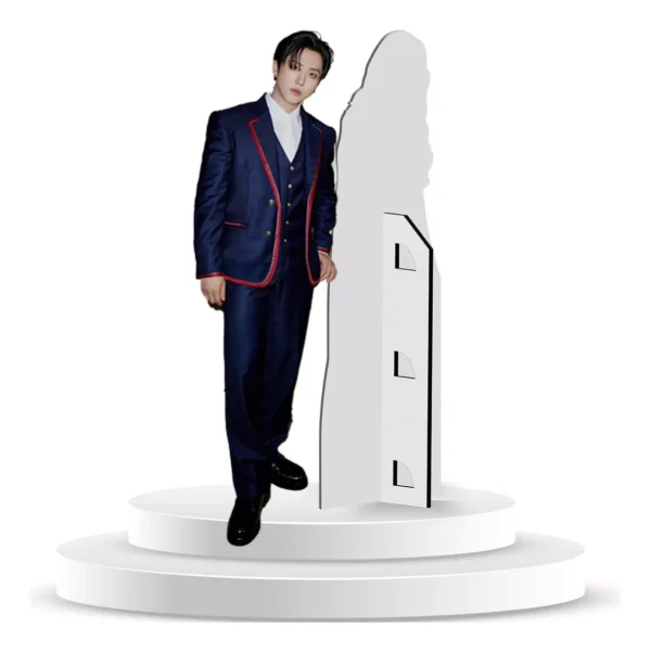 Figura de Changbin - Stray Kids en Coroplast a Tamaño Real
