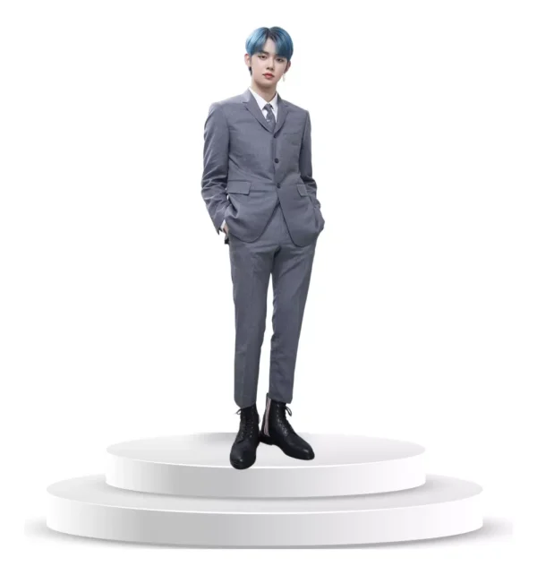 Figura Decortiva De Yeonjun Integrante TXT Coroplast A Tamaño Real - Imagen 3