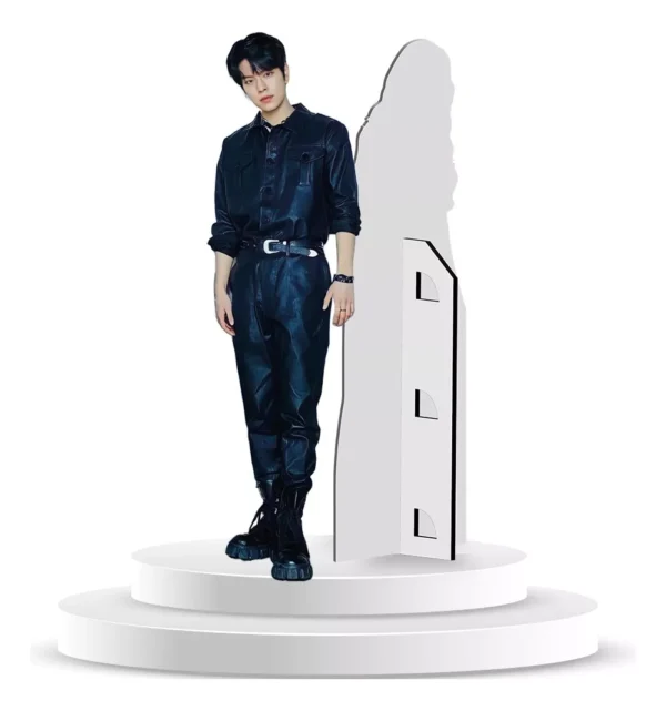 Figura de Seungmin - Stray Kids en Coroplast a Tamaño Real