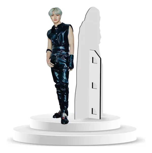 Figura Yang Jeong In Stray Kids En Coroplast A Tamaño Real