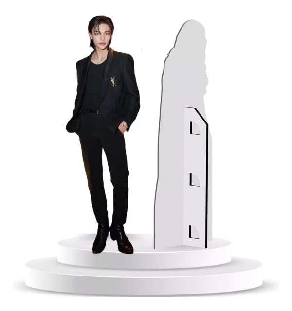 Figura De Hyunji Stray kids En Coroplast A Tamaño Real