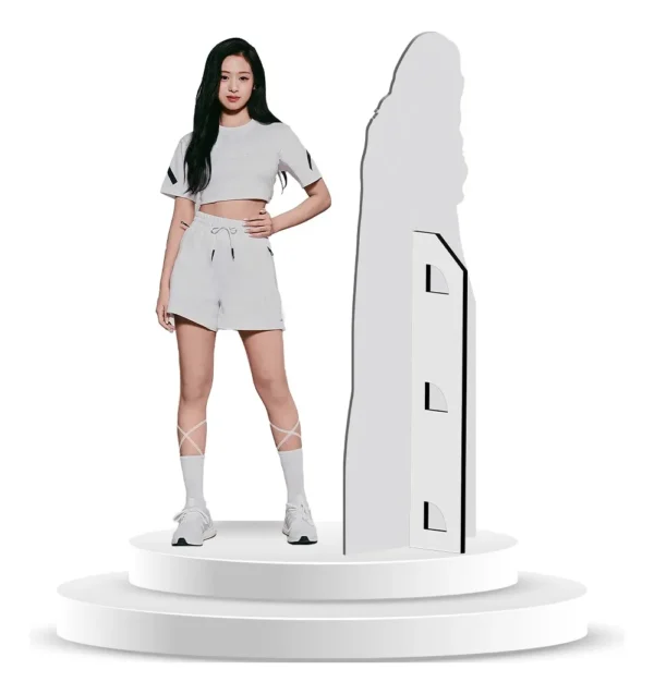 Figura De Coroplast De Ahyeon Baemon Con Base A Tamaño Real En Coroplast