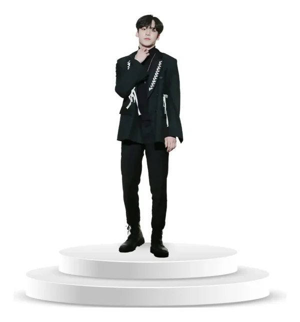 Figura De Coroplast De Jeong Yun Ho Con Base A Tamaño Real En Coroplast - Imagen 3