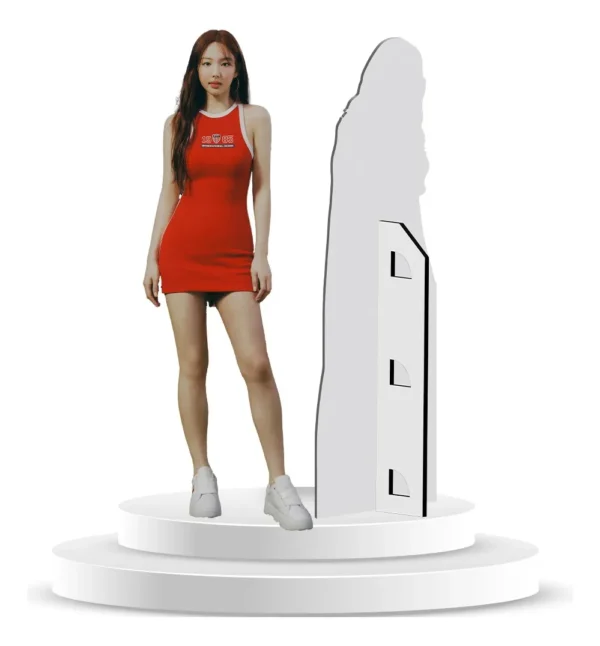 Figura De Coroplast De Nayeon - Twice Con Base A Tamaño Real En Coroplast