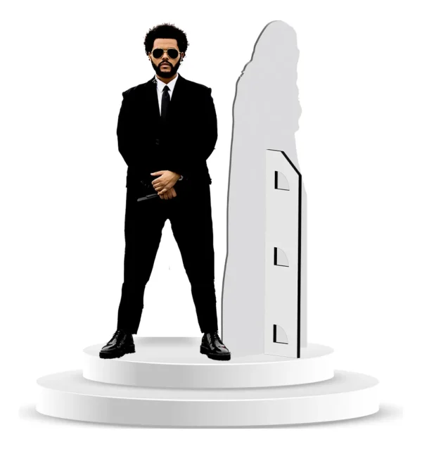 Figura De Coroplast De The Weeknd Con Base A Tamaño Real En Coroplast