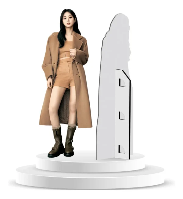 Figura De Coroplast De Tzuyu Twice Con Base A Tamaño Real En Coroplast