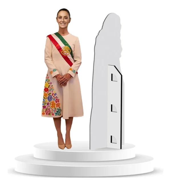 Figura De Coroplast De Claudia Sheinbaum Con Base A Tamaño Real En Coroplast