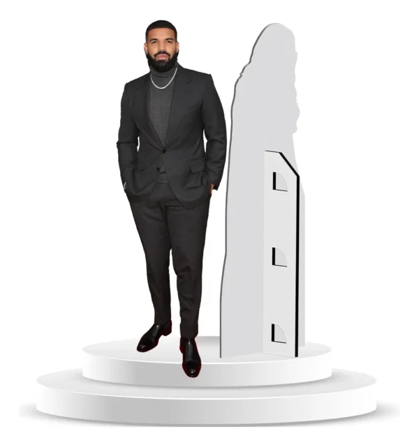 Figura De Coroplast De Drake Con Base A Tamaño Real En Coroplast