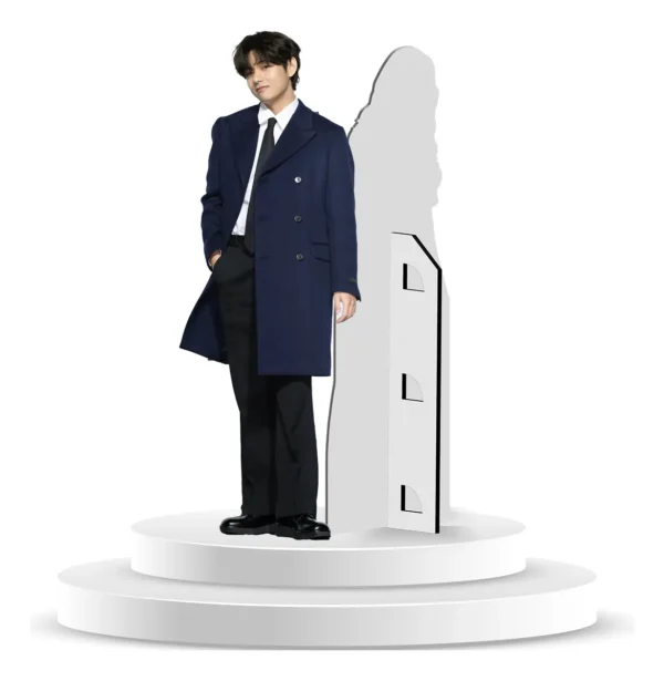 Figura De Coroplast De V. Kim Taehyung - BTS Con Base A Tamaño Real En Coroplast
