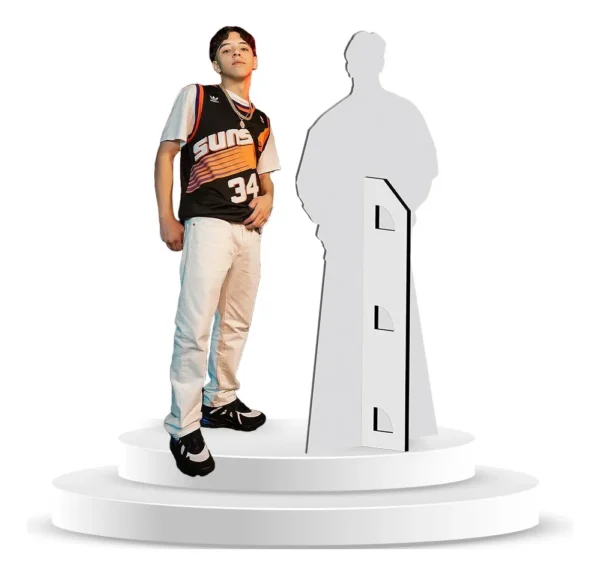Figura De Coroplast De Xavi Con Base A Tamaño Real En Coroplast